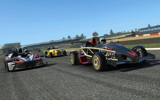 https://media.imgcdn.org/repo/2023/07/real-racing-3/64c0a92470a93-real-racing-3-screenshot4.webp